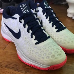 Nike Zoom Tennis shoes